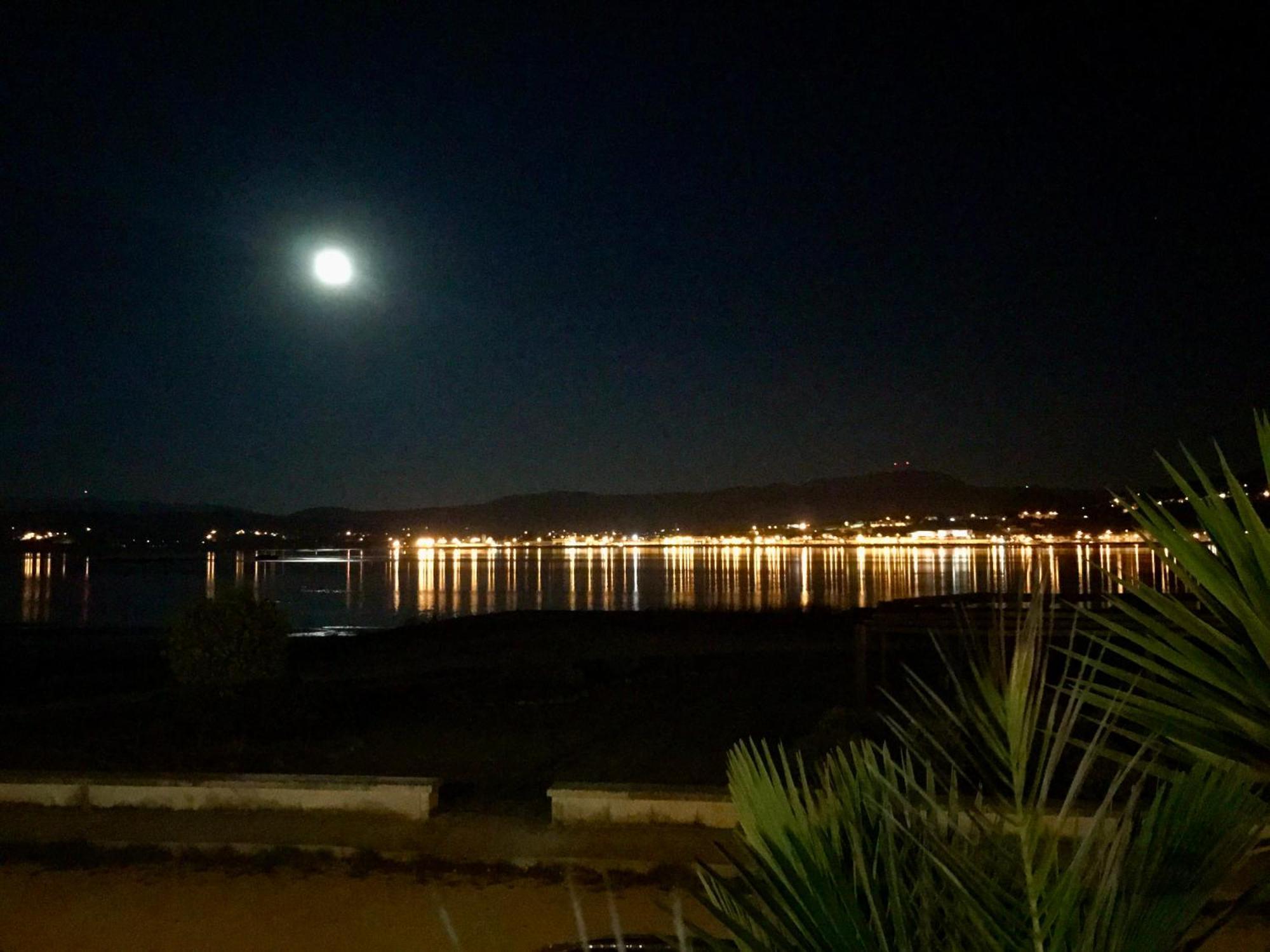 Apartamento En Primera Linea De Playa A Guarda Kültér fotó